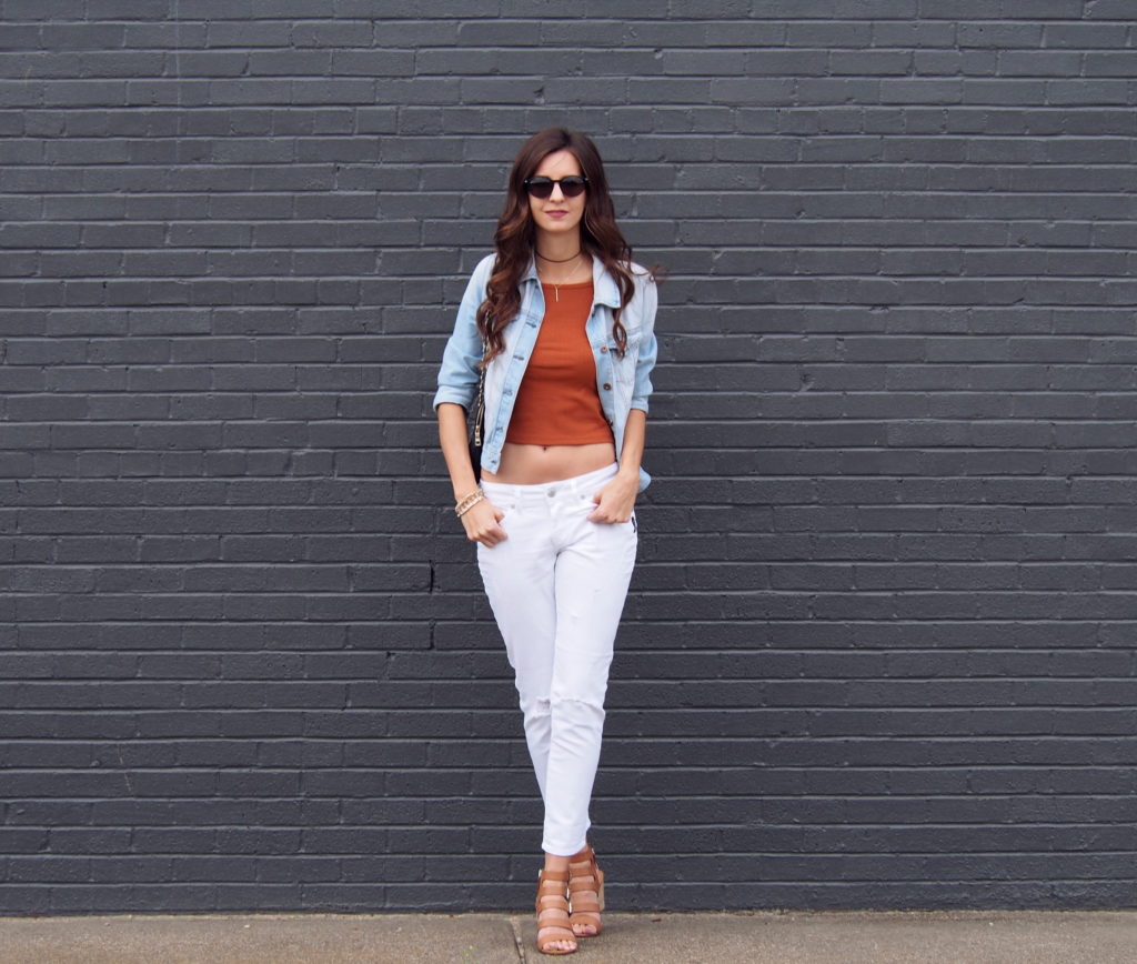 white boyfriend jeans